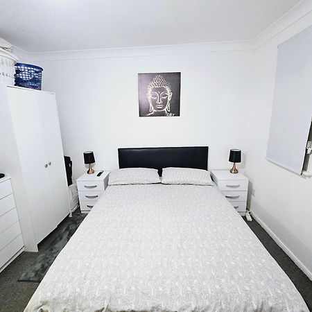 Lovely Fully Furnished One Bed Flat To Let Enfield Buitenkant foto