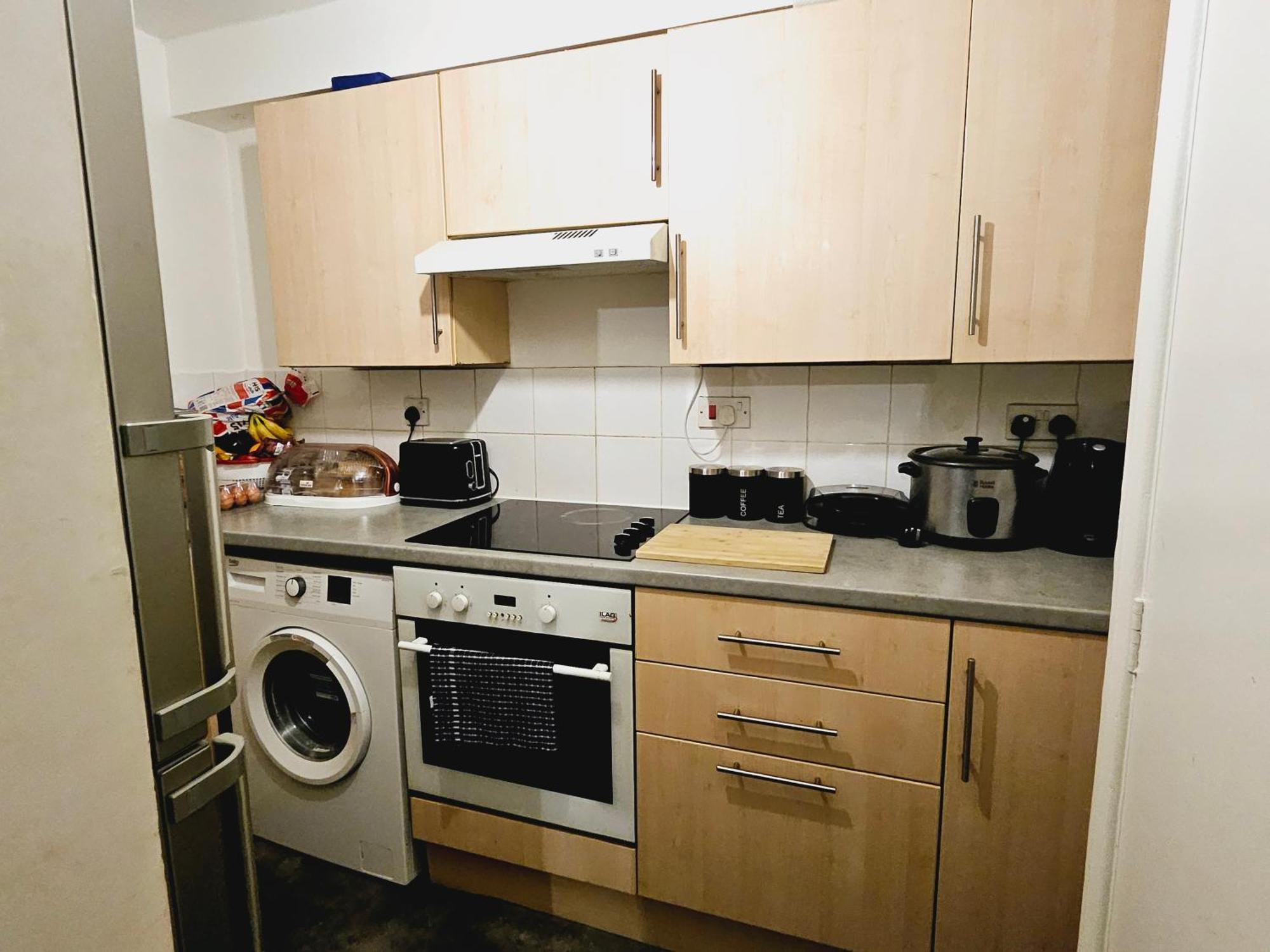 Lovely Fully Furnished One Bed Flat To Let Enfield Buitenkant foto